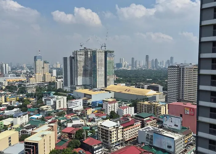 Apartment Modern 1br With Pool Near Greenfield Megamall & Edsa Manila